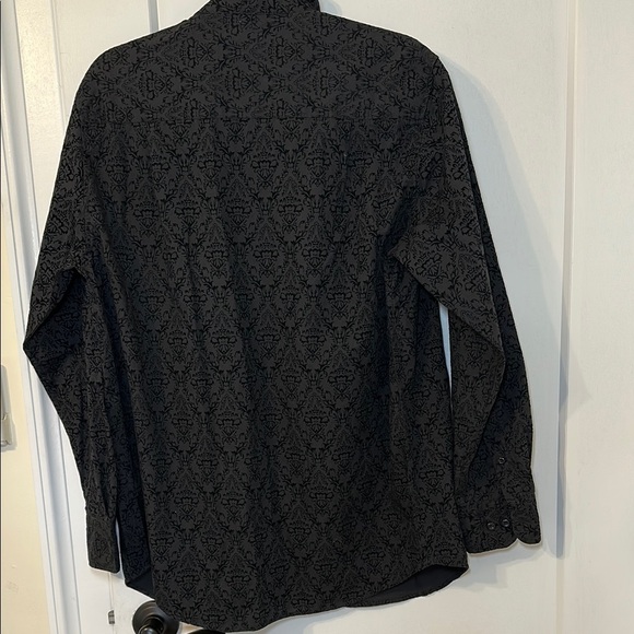 Beverly Hills Polo Club Black Velvet Patterned Casual Button Down Shirt - Picture 4 of 4